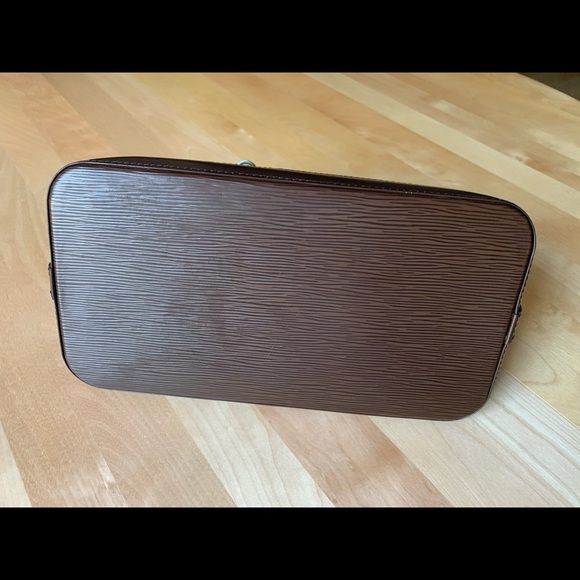 SALE! Auth LV Alma EPI brown handbag & wallet set! - Picture 8 of 16